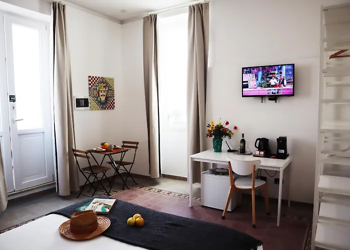 Fortuna Guest House - Charm & Relax Rooms
